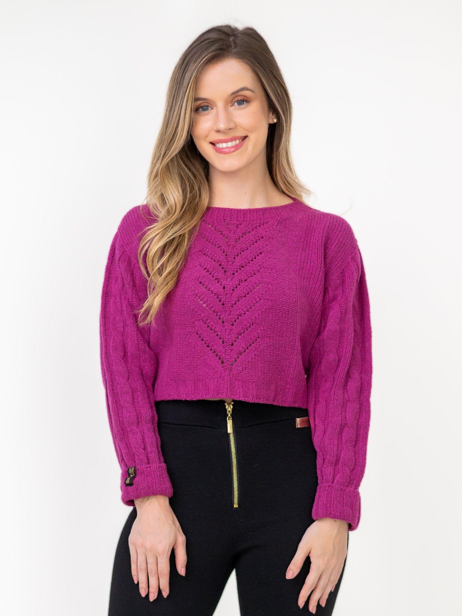 CROPPED COM DETALHES VAZADOS