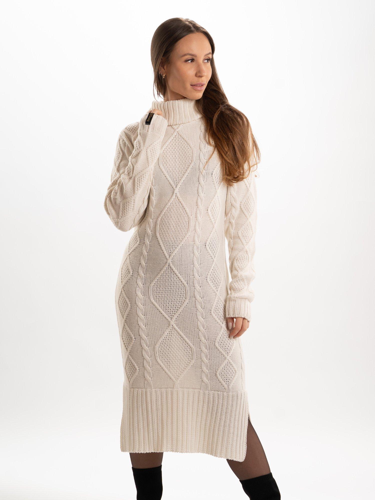 VESTIDO TRABALHADO COM GOLA ALTA